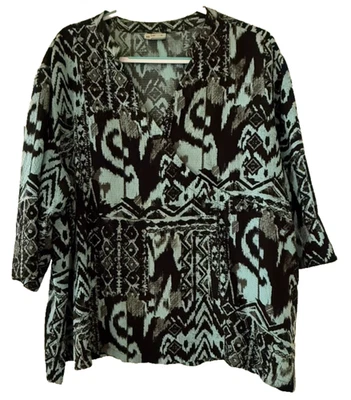 Blusa feminina Tianello por Steve Barraza gola V manga 3/4 Bemberg Diva - Plus UX - Imagem 1 de 4