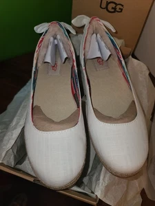 NWT UGG W Perrie Canvas Flat Shoes Size 8W In White #1011186 - Picture 1 of 15