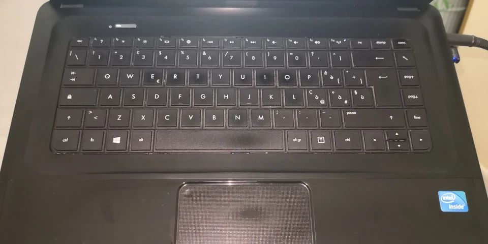 Compaq CQ58 Notebook PC Celeron B830 12gb ddr3 480GB SSD HDMI DVD Windows 10 - Immagine 1 di 4