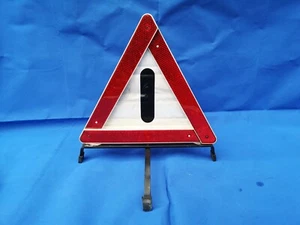 Mercedes Benz W123 W124 Euro Spec Advertencia de emergencia Triángulo 4 Vagón - Imagen 1 de 7