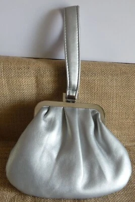 Pochette simili gris perle - Photo 1/3