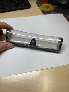 ESTUCHE SEMI-RÍGIDO LECTOR DE LLANTA DELGADA SIN MARCA CON CIERRE A PRESIÓN EN NEGRO (00) - Imagen 1 de 6