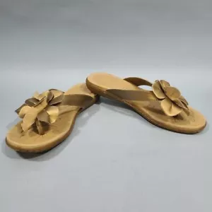 Sandalias tanga de cuero BOC Born Concept Moyer en bronceado metálico talla 8 estilo Z11018 - Imagen 1 de 11