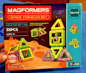 Magformers Space Traveler Set Magnet Toy Triangles Squares and Green Space Alien - Picture 1 of 10