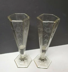 VINTAGE PAIR FLOWER BUD VASES WHEEL CUT FLOWER DESIGN GLASS VASES COLLECTIBLE - Picture 1 of 12