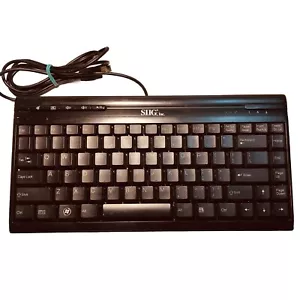 SIIG AXX2446X Mini Wired Multimedia USB Keyboard #JK-US0312-S1 *FREE SHIPPING* - Picture 1 of 5