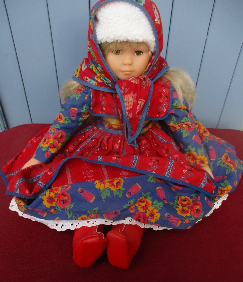 TRES BELLE POUPEE ANCIENNE COROLLE DOUCHKA - Photo 1/4