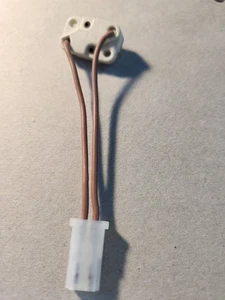 OSRAM Bi-Pin socket 899 with Vision Engineering connector end - Picture 1 of 4