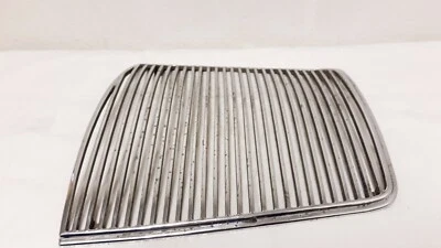 1940 Studebaker Champion grade de capô cromada LH 272561 FABRICANTE DE EQUIPAMENTO ORIGINAL - Imagem 1 de 4