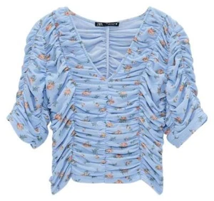 Nuevo Top Corto Zara Azul Floral Acanalado Cuello en V Tul Talla XS - Imagen 1 de 3