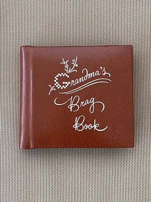 Vintage Grandma’s Brag Book - Picture Photo Book - Never Used C.R. Gibson Co. - Image 1 of 4