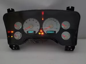 Grupo de instrumentos Dodge RAM 1500 2004-2005 usado P#P56051103AF - Imagen 1 de 6