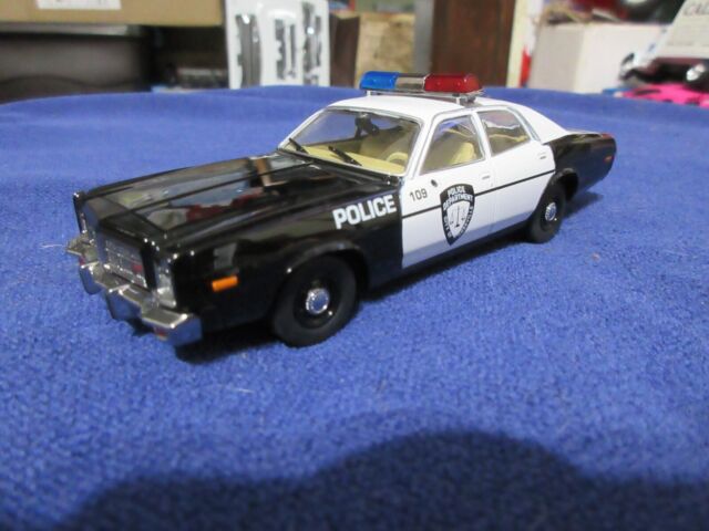 Carro de polícia a escala 1:43 (vários modelos), MISC VEÍCULOS