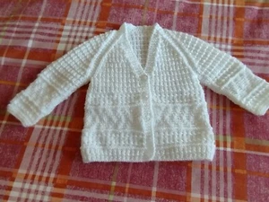 Hand knitted baby coat to fit Newborn . Chest size 18 ins - Picture 1 of 4