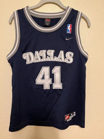 Nike Dirk Nowitzki Dallas Mavericks jersey size boys Medium, Throwback/Rewind 87 Cover