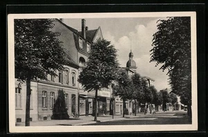 Ansichtskarte Güstrow, Eisenbahnstrasse mit Geschäften - Picture 1 of 2
