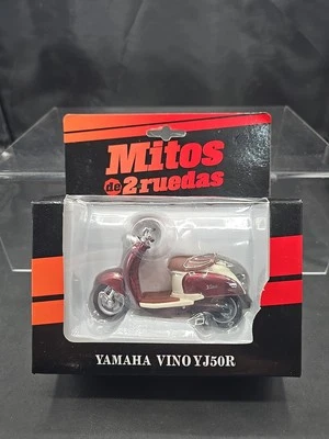 Yamaha Vino YJ50R 1999 en marrón y crema, modelo de scooter escala 1:18 de Welly Foto 1 de 4