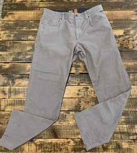 Pantaloni in velluto a coste Howler Brothers da uomo 33x30 frontali 5 tasche grigi usati in ottime condizioni - Foto 1 di 10