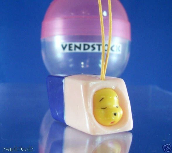 TOMY DISNEY WINNIE THE POOH PEEK-A-POOH SERIES 15 BACK TO SCHOOL FIGURE DANGLER - Image 1 of 1