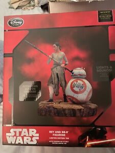DISNEY STORE EXCLUSIVE REY AND BB-8 FIGURINE STATUE LIMITED EDITION 700