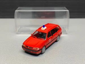 VW Passat B4 Typ 3A Variant Berufs Feuerwehr Augsburg FW Kombi PKW Herpa H0 1:87 - Bild 1 von 12