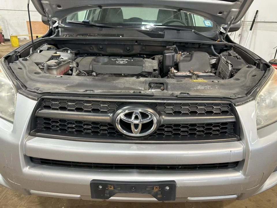 09 10 11 12 TOYOTA RAV-4 Grille - Image 1 of 1