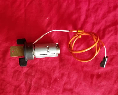 Cilindro de bloqueo de encendido KEM UL14Y GM 26033390 D1456C nuevo pero SIN CAJA Foto 1 de 4