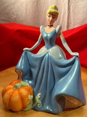 Vintage Disney's Princess Cinderella ceramic bank by Park Lane - EXC - Image 1 of 4