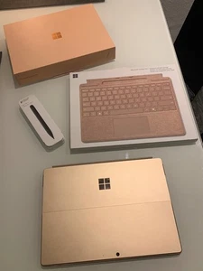 Microsoft Surface Pro 13" Tablet Sand Keyboard + Slim Pen 2 - Bild 1 von 19