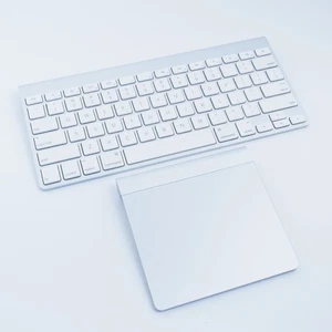 Original Apple Magic Keyboard & Trackpad 1. Generation Bundle - Aluminium LESEN - Bild 1 von 8