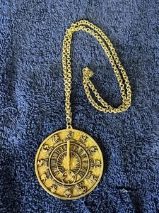 Vintage Tortolani Gold Sternzeichen Sonnenuhr Anhänger Halskette - Bild 1 von 5