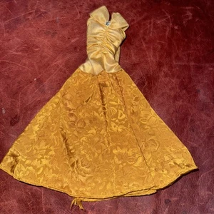 Vestido Barbie ~ Integridad~Piedra de seda~Vestido de moda de celebridad dorada~Raro💛Hermoso - Imagen 1 de 6