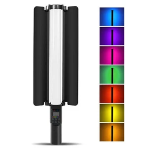 Handheld Tube Video Wand with Barndoor 3000K-6500K Q4H2 - Bild 1 von 9