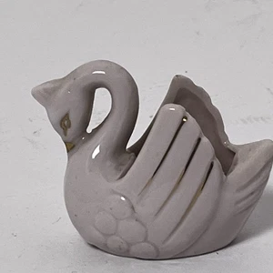 Statuina vintage cigno lavanda con accenti oro - portacandele / fioriera Giappone - Foto 1 di 11