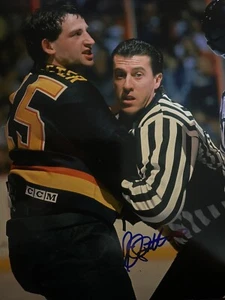 Rich SUTTER Signed 8x10 Photo! Vancouver Canucks! NHL VETERAN! W/COA - Picture 1 of 2