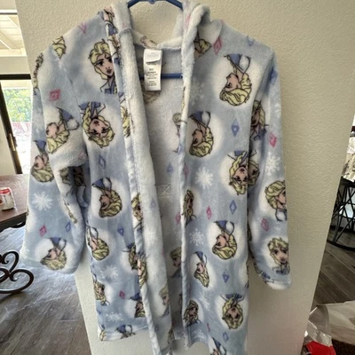 Roupão com capuz de pelúcia Frozen feminino Disney tamanho 10 usado  - Imagem 1 de 3