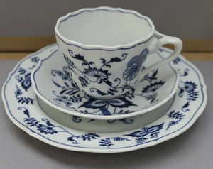 BLUE DANUBE Japan  1 von 3 Kaffeetasse Untertasse Kuchenteller Zwiebelmuster top - Picture 1 of 17