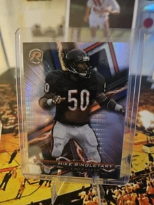 Mike Singletary Pulsar Resurge Chicago Bears 2024 Topps Composite Football  - Bild 1 von 3