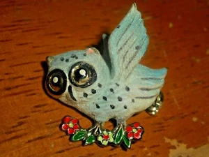 OWL BROOCH-PIN 1960's BLUE & WHITE BIG EYED OWL ON BRANCH VINTAGE SUGAR COATED  - Picture 1 of 12
