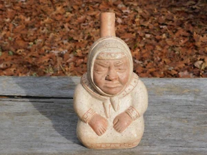 A Peruvian pre-Columbian Chimu Huaco Moche Ceramic 1960's Reproduction Woman aq - Picture 1 of 12