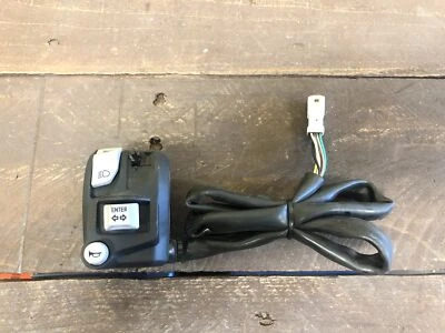 DUCATI 2017 2018 2019 950 SUPER SPORT OEM CLIP IZQUIERDO EN MANGO BOCINA SEÑALES Foto 1 de 4