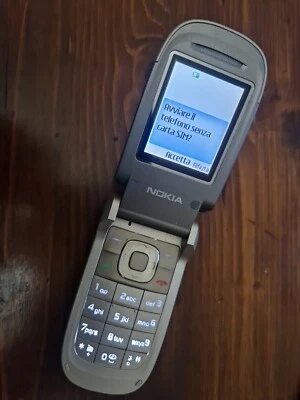  NOKIA 2760 BEIGE FUNZIONANTE CON CARICABATTERIA  - Immagine 1 di 4