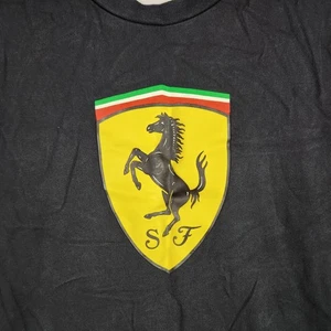 Scuderia Ferrari Hemd Herren Medium schwarz F1 Rennpferd Sportwagen Grafik Logo - Bild 1 von 13