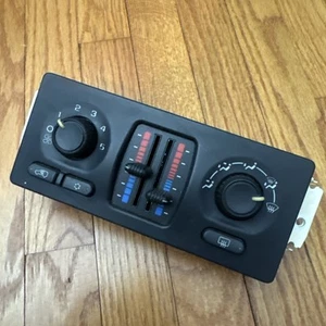 03-06 Chevy Silverado GMC Sierra Climate Control Unit A/C W/Defrost OEM 21997352 - Picture 1 of 5