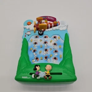 Peanuts Snoopy's Parachute Catch Game By Tiger Great Working Condition 1999 - Picture 1 of 9