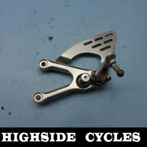 1096 06-09 YAMAHA YZF R6S LEFT REARSET FOOTREST FOOT PEG REST STEP DRIVER FRONT - Picture 1 of 5
