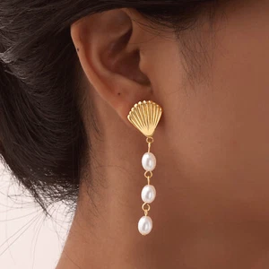 18K Gold Plated Shell Pearl Stud Earrings Stainless Steel Scallops Earrings - Picture 1 of 5