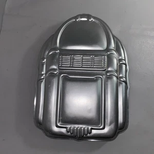 WILTON ROCKIN JUKE BOX NOVELTY SHAPE CAKE PAN 502-1387 ROBOT R2D2 MUSIC RADIO - Picture 1 of 6