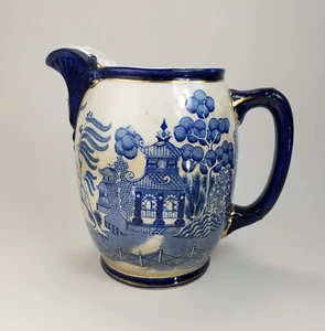 Antique Buffalo Pottery Blue Willow Pitcher Jug 1906 Gold Trim 7" Tall Crazed - Picture 1 of 15