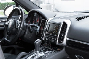Rennline Magnetic Phone Mount 2011-2016 Porsche Cayenne (958) - Picture 1 of 3